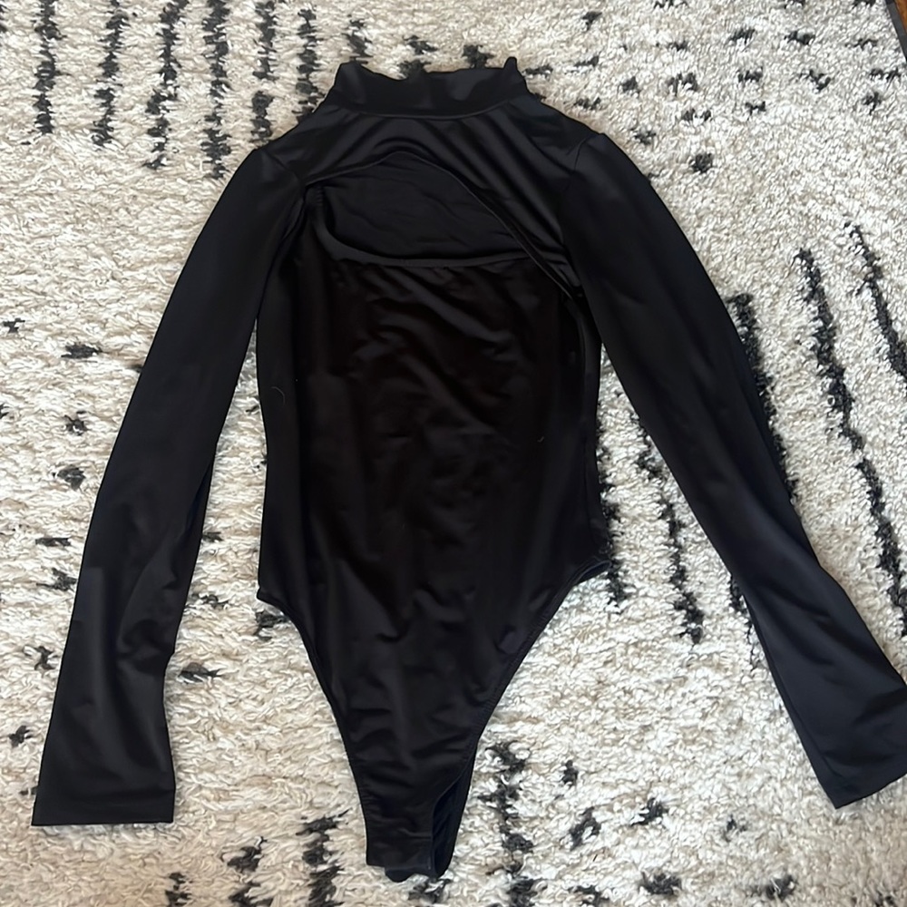 Lulus keyhole turtleneck black bodysuit (size XS)